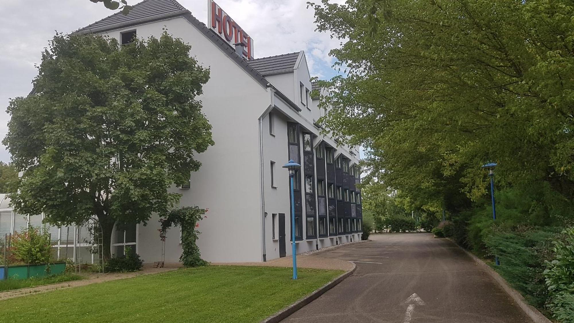 Schweighouse-sur-Moder Hotel Restaurant La Tour Romaine - Haguenau - Strasbourg Nord מראה חיצוני תמונה