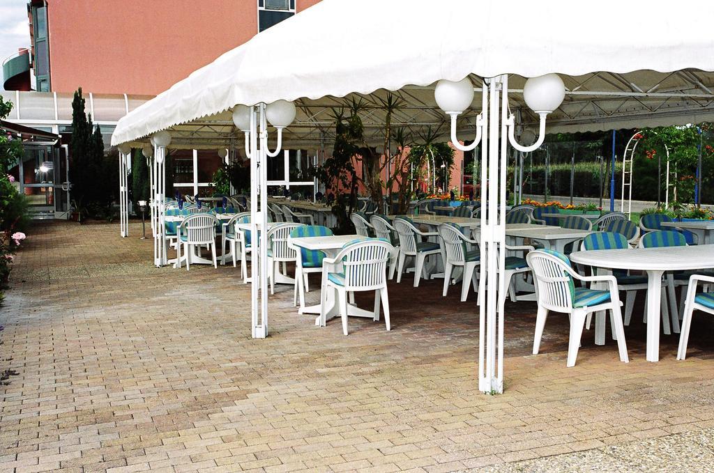 Schweighouse-sur-Moder Hotel Restaurant La Tour Romaine - Haguenau - Strasbourg Nord מראה חיצוני תמונה