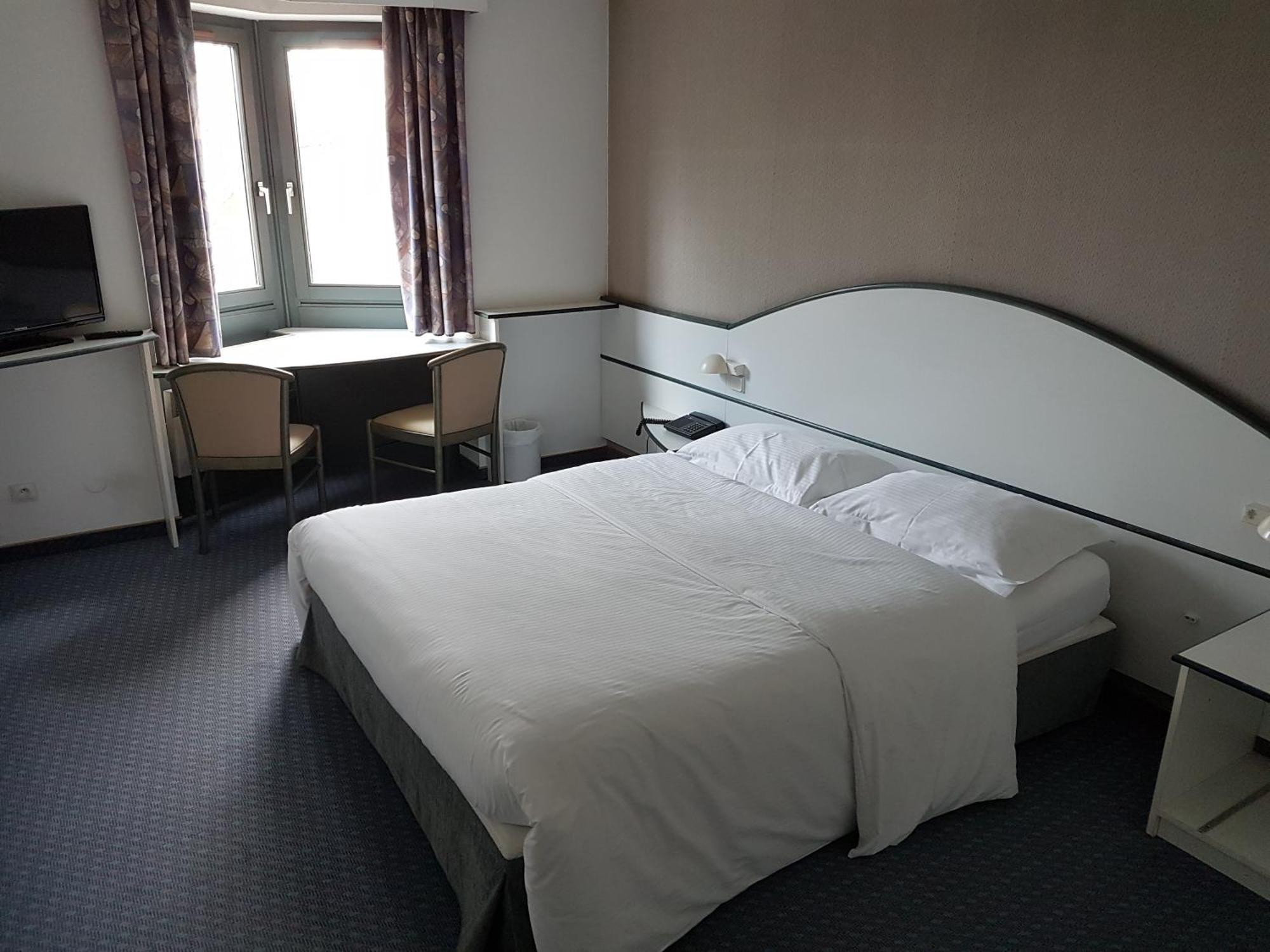 Schweighouse-sur-Moder Hotel Restaurant La Tour Romaine - Haguenau - Strasbourg Nord מראה חיצוני תמונה